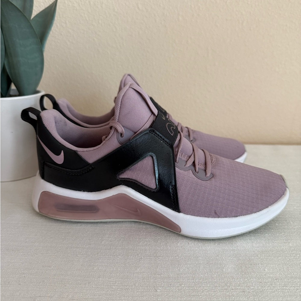 Nike Air Max Bella TR5 Purple/Black Athletic Sneakers Women’s 7